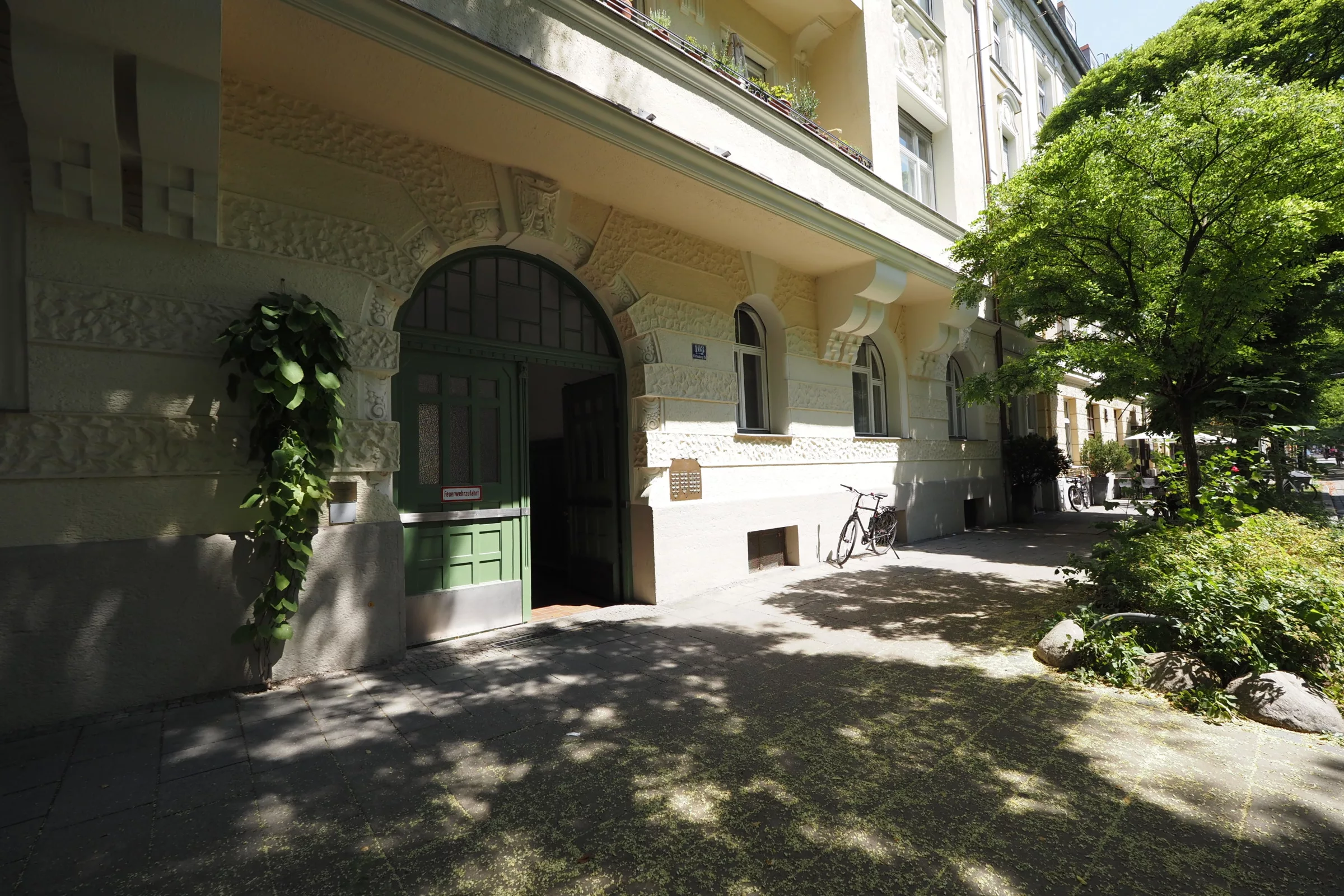Mit Stuck verziertes Haus in Nymphenburg