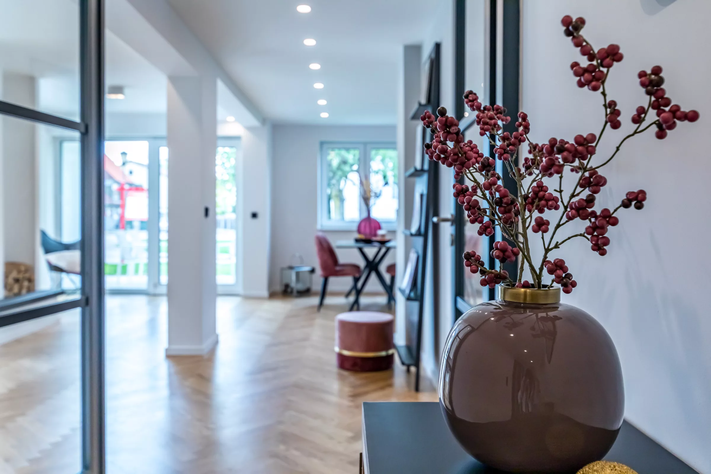 Stilvolle Deko in einer modernen Wohnung in Schwabing