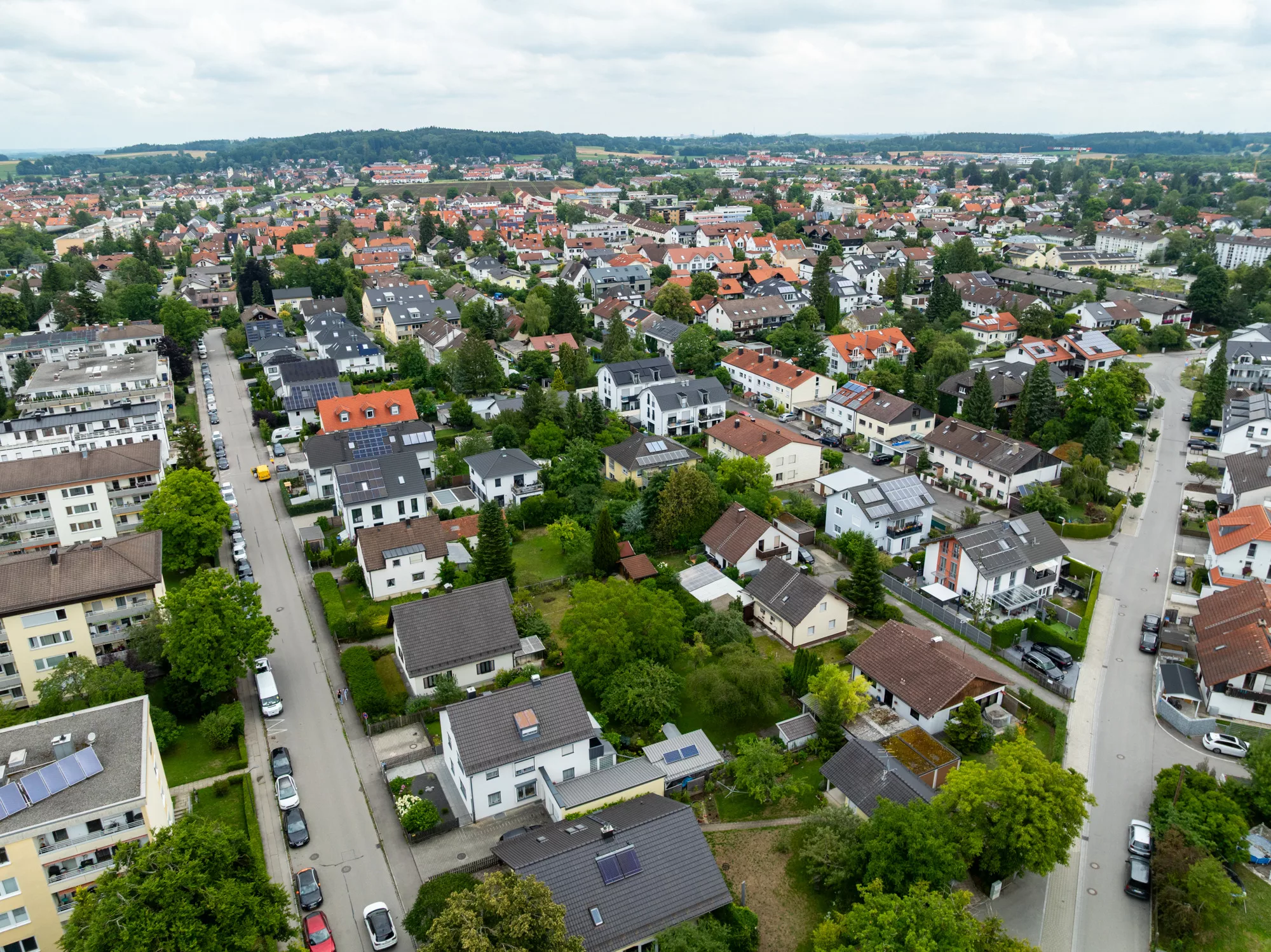 Luftaufnahme einer Wohngegend mit Häusern
