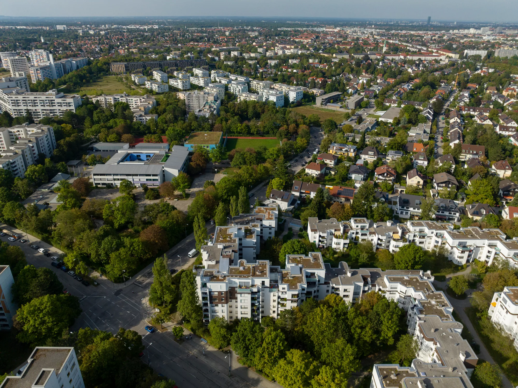 Luftaufnahme von Hadern mit vielen Bäumen
