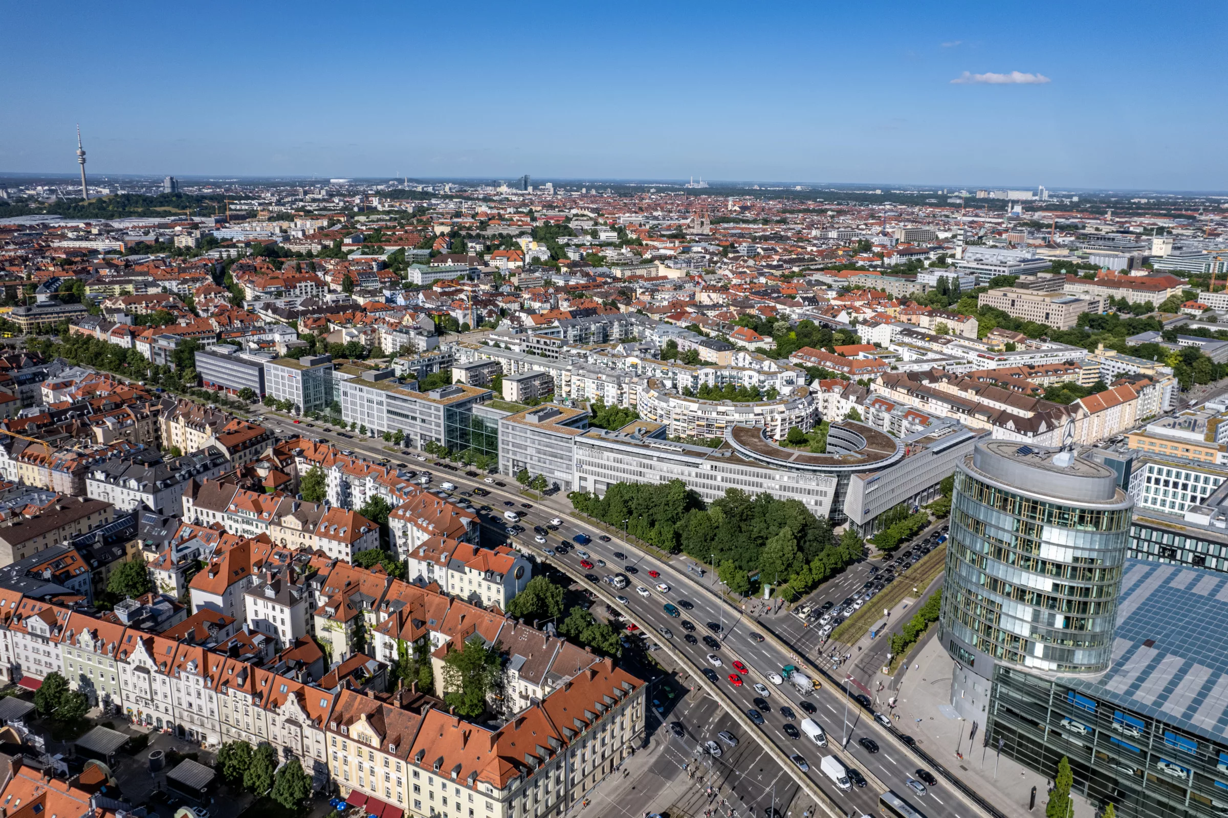Luftaufnahme von Neuhausen mit modernen Gebäuden.