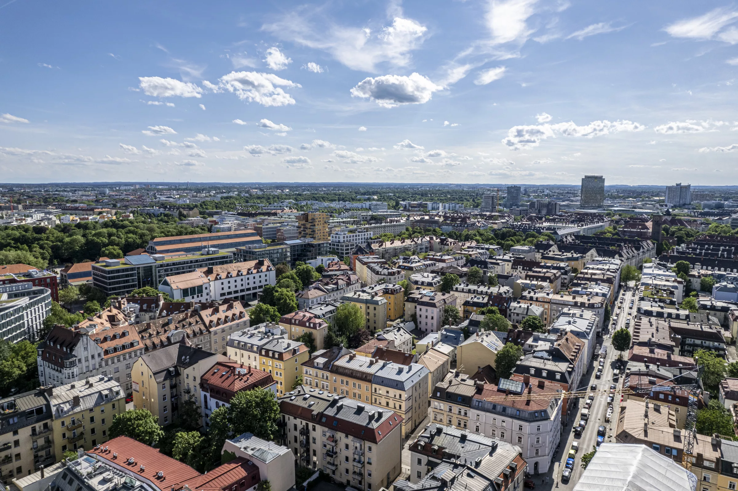 Luftaufnahme von Schwanthalerhöhe mit vielen Gebäuden