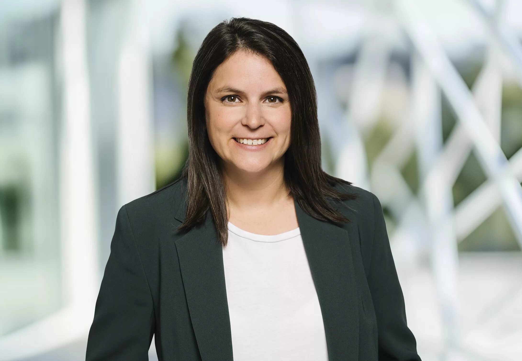 Edith Schwimmer, Geschäftsführerin, erläutert Immobilien-Fakten beim Zukunftstag.
